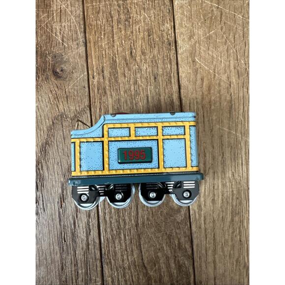 Hallmark Yuletide Central Train Car 1995 Ornament 90s Collectors Series - Picture 1 of 5